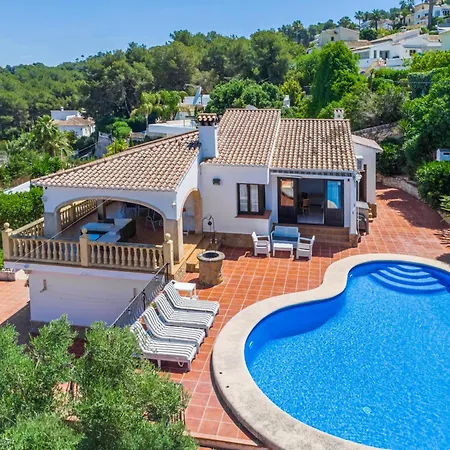 Elisea Retreat | Pool, Bbq Vibes