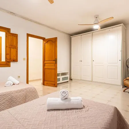 Holiday home Elisea Retreat | Pool, Bbq Vibes *